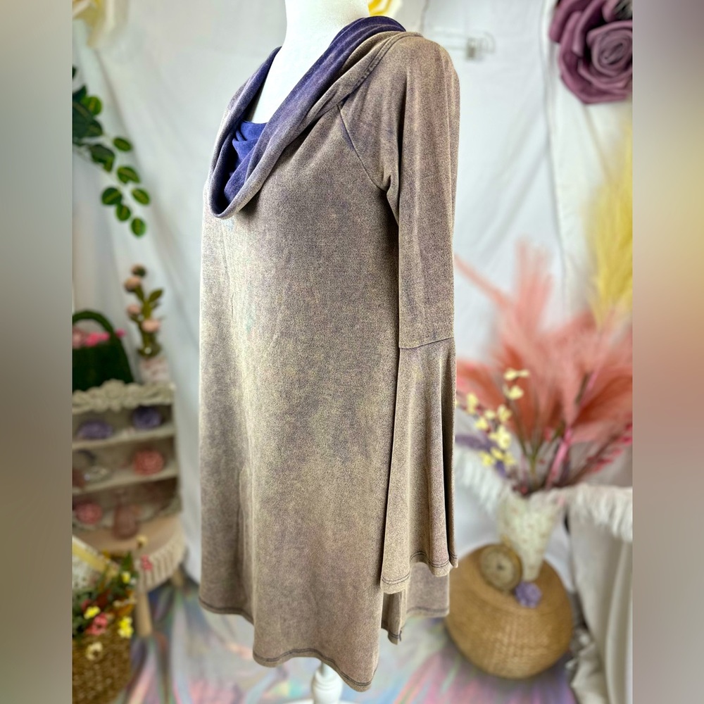 UMGEE Bell Sleeve Cowl Neck Dress/Tunic. Size Medium
